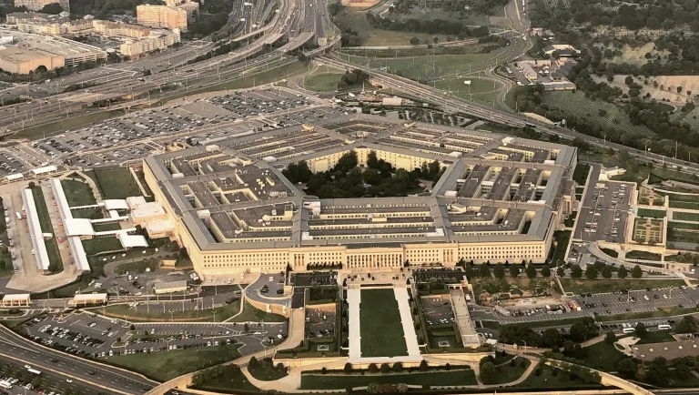 Das Pentagon nutzt KI für militärische Planung mit dem Projekt Thunderforge