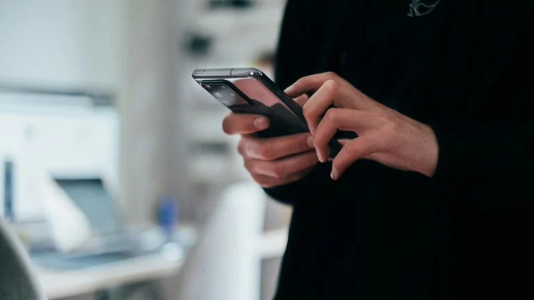 Die Dating-App Raw legt Nutzerdaten offen, einschließlich Standort und sexuellen Vorlieben Die Dating-App Raw legt Nutzerdaten offen, einschließlich Standort und sexuellen Vorlieben